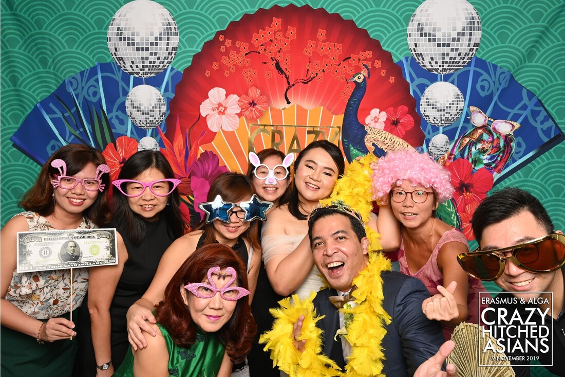 crazy rich asian theme wedding photobooth